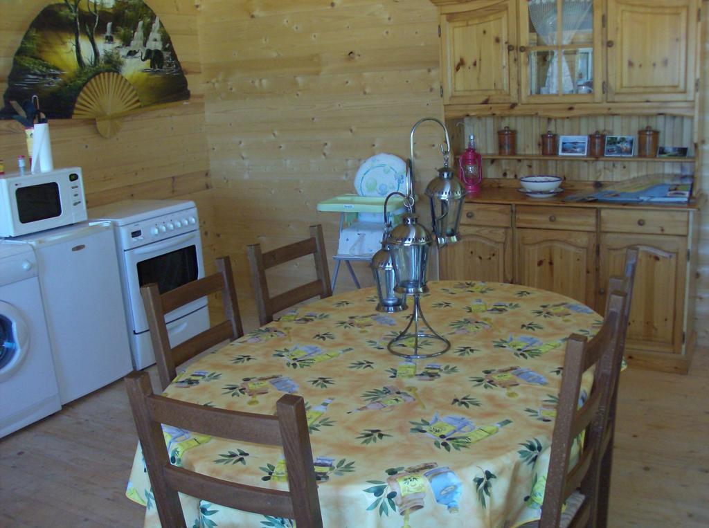 Bed and Breakfast Le Chalet Des 4 Saisons à Mers-sur-Indre Extérieur photo